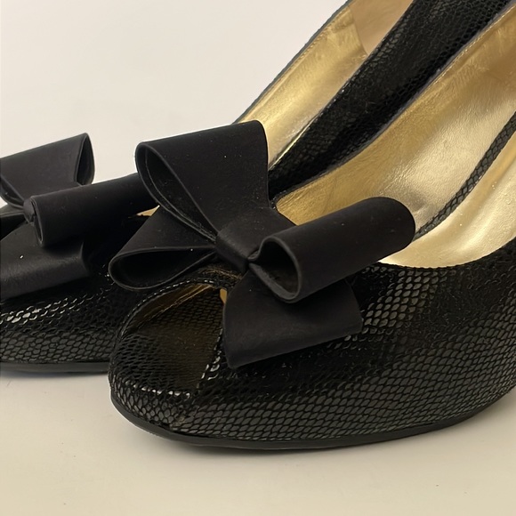 Ron White, All Day Heels 38.5 (like new). Comfortable soles and lovely satin bow - Picture 8 of 9